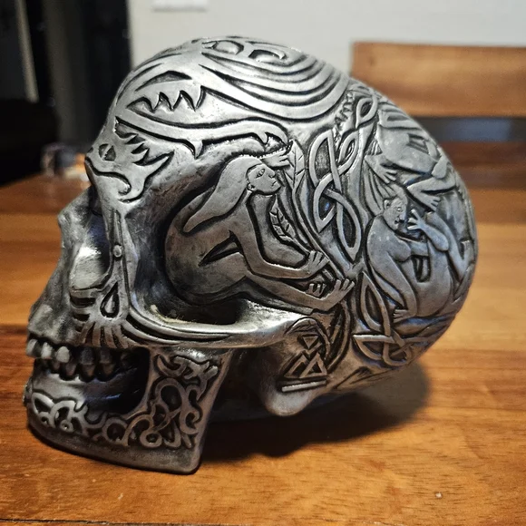 Celtic Skull With Tribal Detail - Picture 2 of 4